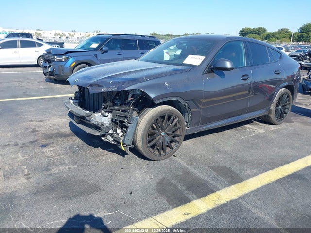 2022 BMW X6 5UXCY6C05N9M69655 Photo 1