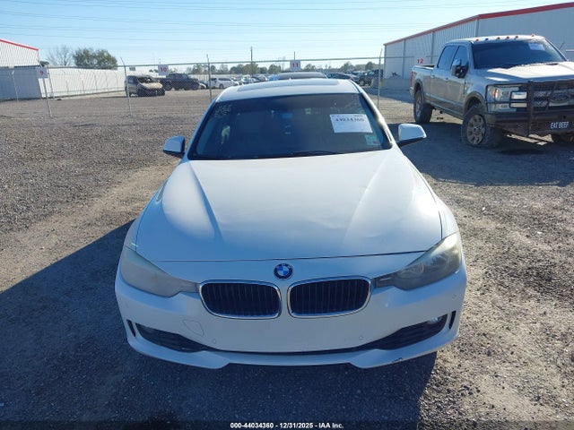 2015 Bmw 328i მანქანა იყიდება აუქციონზე, vin: WBA3A5C58FF607426, აუქციონის ნომერი: 44034360