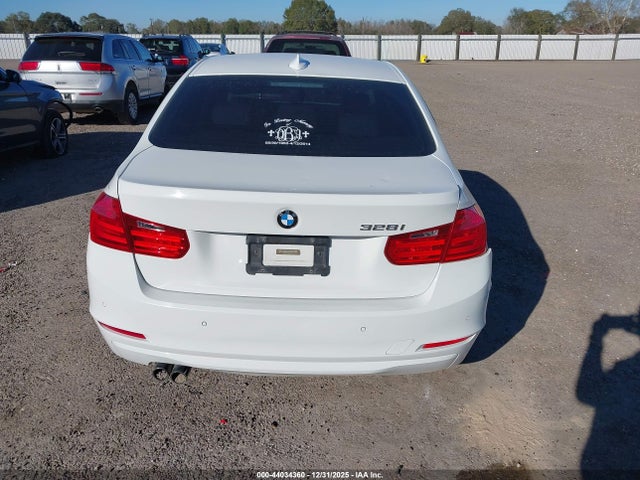 2015 Bmw 328i მანქანა იყიდება აუქციონზე, vin: WBA3A5C58FF607426, აუქციონის ნომერი: 44034360