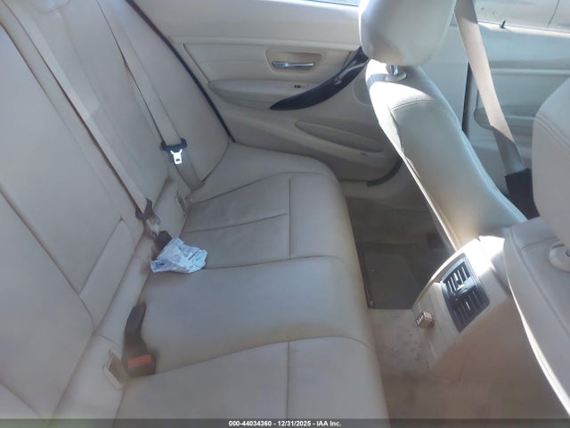 2015 Bmw 328i მანქანა იყიდება აუქციონზე, vin: WBA3A5C58FF607426, აუქციონის ნომერი: 44034360