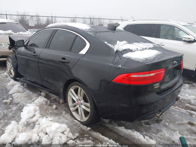 2018 JAGUAR XE SAJAJ4EV5JCP21848 Photo 2