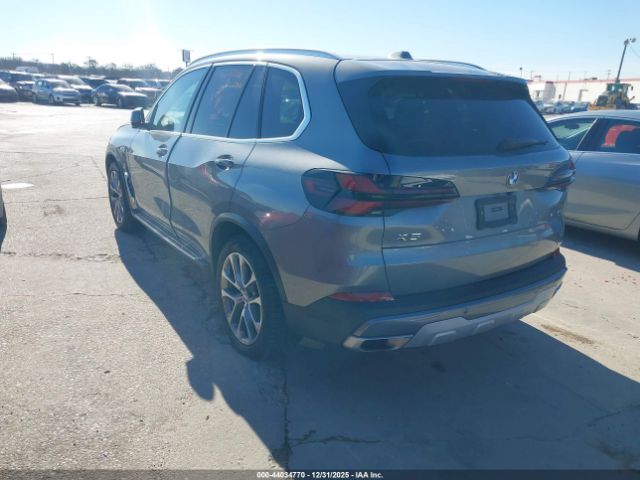 2025 BMW X5 5UX23EU06S9Z25581 Photo 2