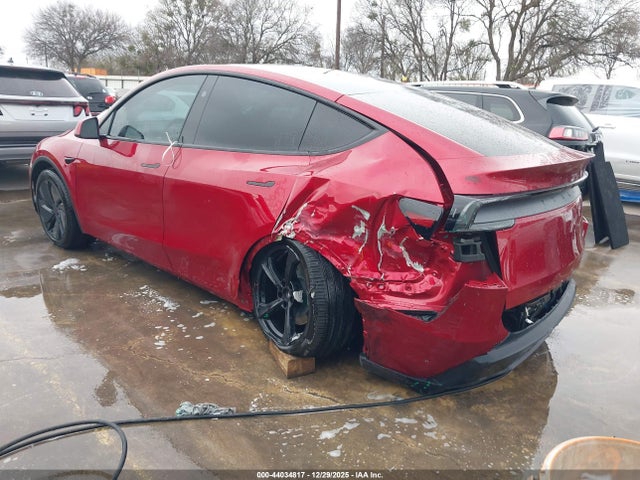 2026 TESLA MODEL Y 7SAYGDEEXTA397247 Photo 2