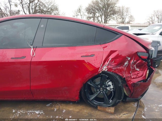 2026 TESLA MODEL Y 7SAYGDEEXTA397247 Photo 5