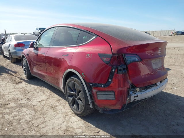2024 TESLA MODEL Y 7SAYGDEE6RA320903 Photo 2