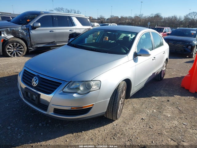 44034858 :رقم المزاد ، WVWJK73C98P049519 vin ، 2008 Volkswagen Passat Turbo مزاد بيع