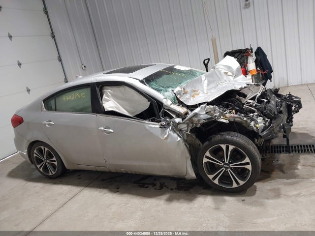 KNAFZ4A88G5522512 KIA FORTE EX