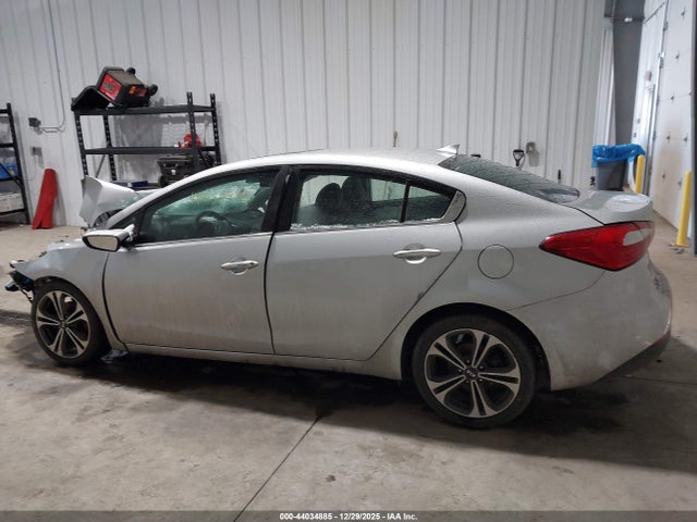KNAFZ4A88G5522512 KIA FORTE EX