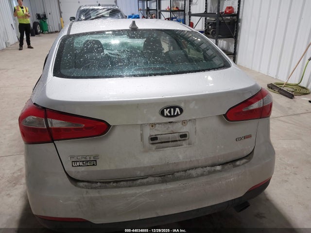 KNAFZ4A88G5522512 KIA FORTE EX