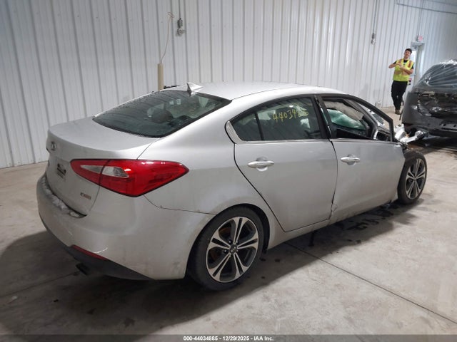 KNAFZ4A88G5522512 KIA FORTE EX