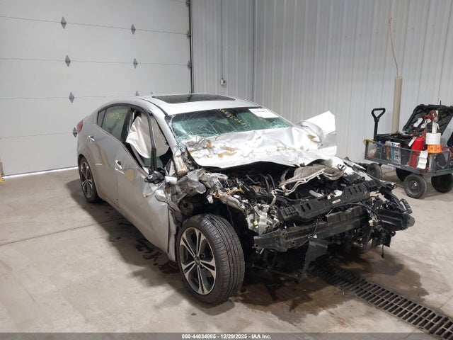 KNAFZ4A88G5522512 KIA FORTE EX