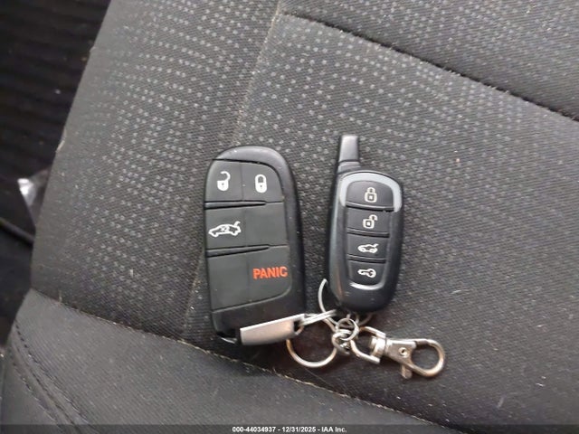 Продажа на аукционе авто 2016 Chrysler 200 Limited, vin: 1C3CCCAB7GN105352, номер лота: 44034937