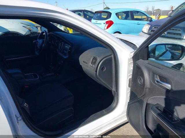 2C3CDXBG5FH753150 Dodge Charger Se