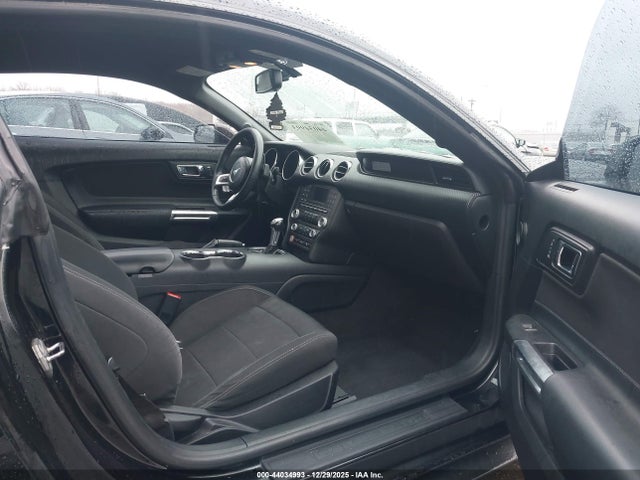 1FA6P8AMXH5273862 Ford Mustang V6