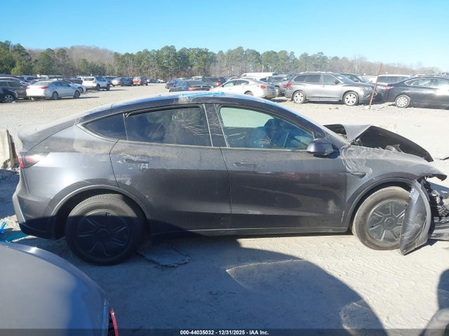 7SAYGDED2TA586059 Tesla Model Y Premium Rear-wheel Drive