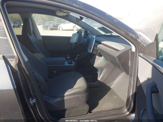 7SAYGDED2TA586059 Tesla Model Y Premium Rear-wheel Drive