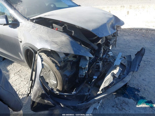 7SAYGDED2TA586059 Tesla Model Y Premium Rear-wheel Drive