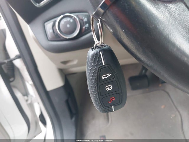44035060 :رقم المزاد ، 1FADP5BUXDL544316 vin ، 2013 Ford C-max Hybrid Sel مزاد بيع