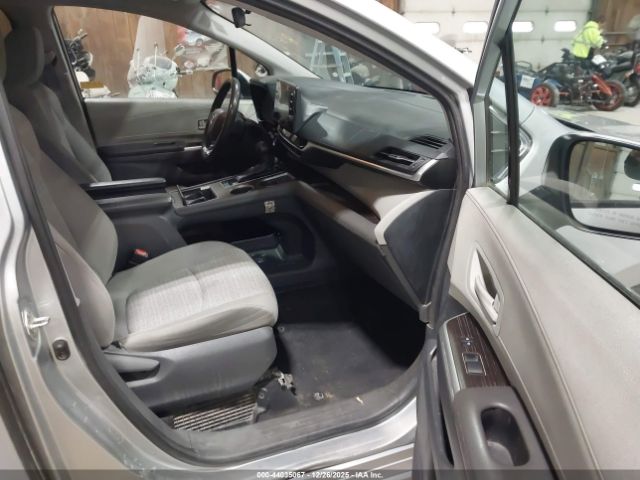 2021 TOYOTA SIENNA 5TDKRKEC1MS064807 Photo 4