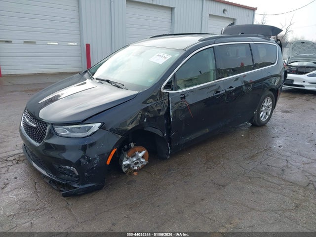 Продажа на аукционе авто 2022 Chrysler Pacifica Touring L, vin: 2C4RC1BG6NR185621, номер лота: 44035244