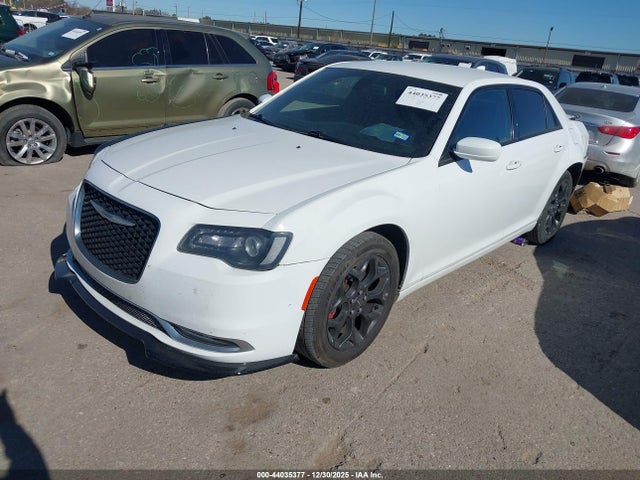 2019 CHRYSLER 300 2C3CCAGG3KH586466 Photo 1