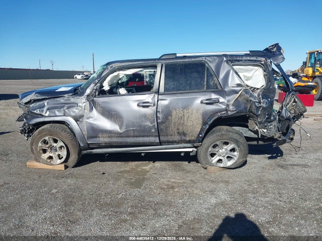 Продажа на аукционе авто 2020 Toyota 4runner Sr5 Premium, vin: JTEBU5JR3L5750146, номер лота: 44035412