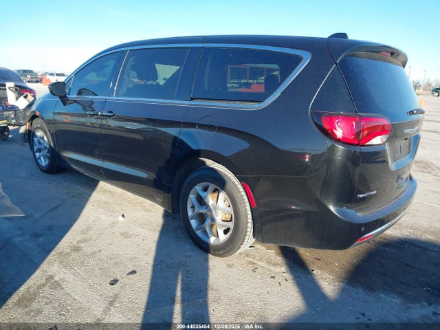 2019 CHRYSLER PACIFICA 2C4RC1FG7KR681386 Photo 2