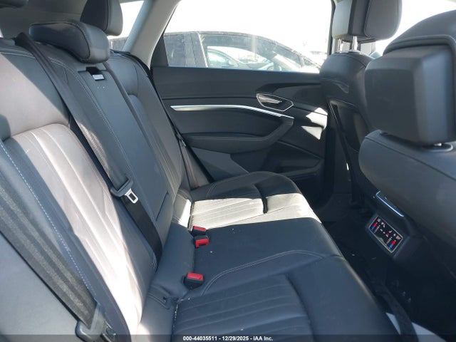 2024 AUDI Q8 E-TRON WA14AAGEXRB043049 Photo 7