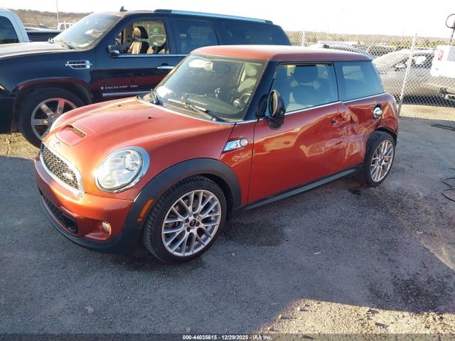 2011 MINI COOPER S WMWSV3C5XBTY23987 Photo 1