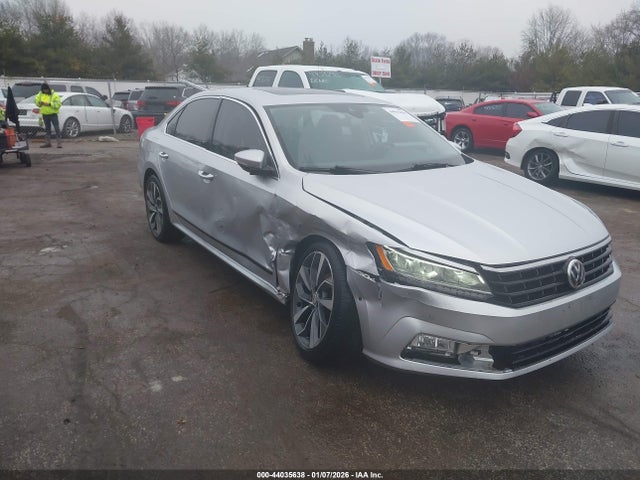 2017 VOLKSWAGEN PASSAT 1VWCT7A30HC038583