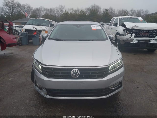Продаж на аукціоні авто 2017 Volkswagen Passat 1.8t Sel Premium, vin: 1VWCT7A30HC038583, номер лоту: 44035638