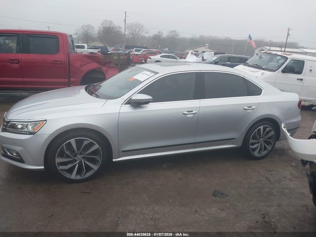 Продаж на аукціоні авто 2017 Volkswagen Passat 1.8t Sel Premium, vin: 1VWCT7A30HC038583, номер лоту: 44035638