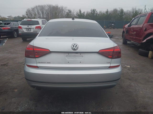 Продаж на аукціоні авто 2017 Volkswagen Passat 1.8t Sel Premium, vin: 1VWCT7A30HC038583, номер лоту: 44035638