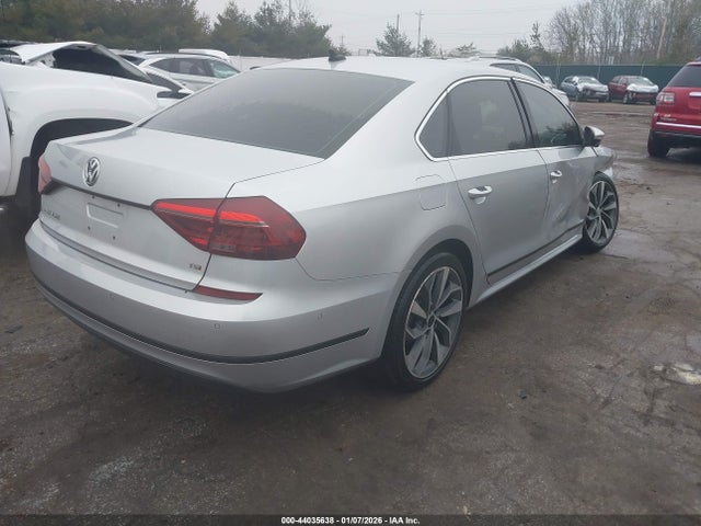 2017 VOLKSWAGEN PASSAT 1VWCT7A30HC038583 Photo 3