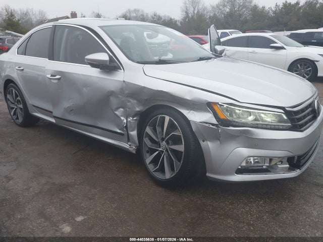 2017 VOLKSWAGEN PASSAT 1VWCT7A30HC038583 Photo 5