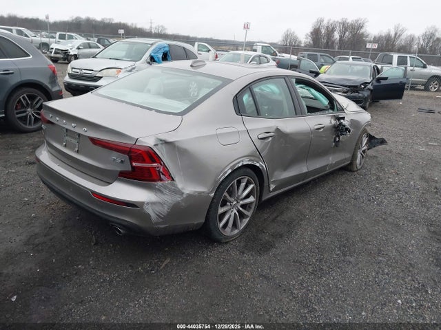 2020 VOLVO S60 7JRA22TK4LG042174 Photo 3