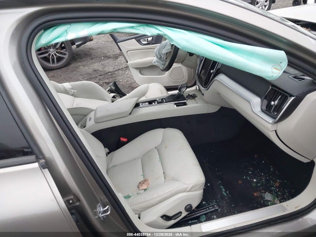 2020 VOLVO S60 7JRA22TK4LG042174 Photo 4