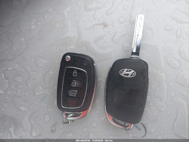5NMZUDLB6HH005554 Hyundai Santa Fe Sport 2.4l