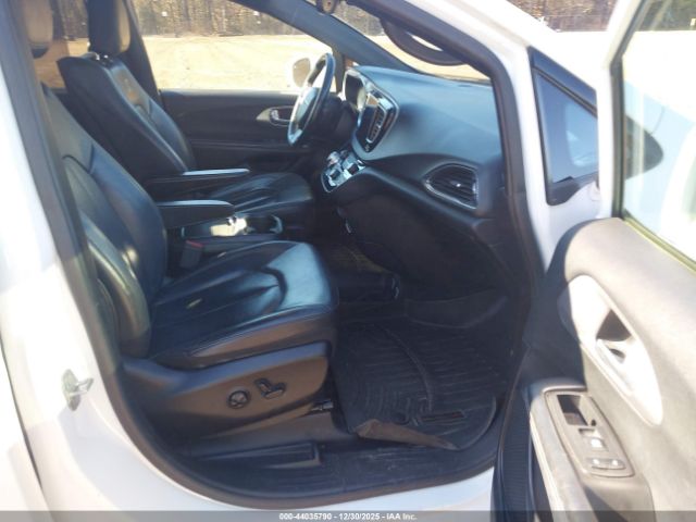 2019 CHRYSLER PACIFICA 2C4RC1EG4KR617677 Photo 4