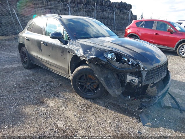 2018 PORSCHE MACAN WP1AA2A53JLB11602 Photo 0