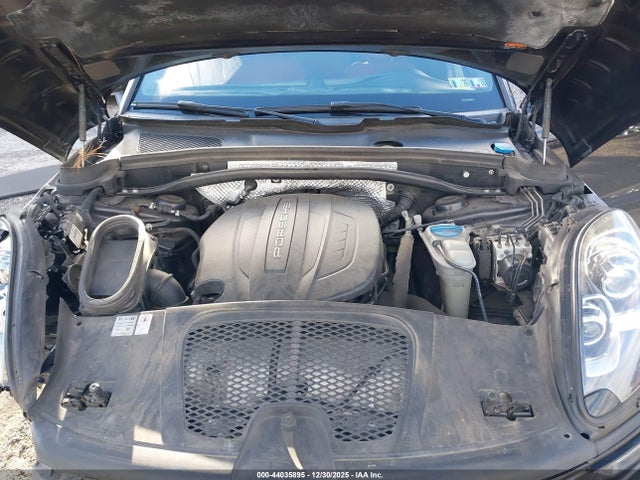 2018 PORSCHE MACAN WP1AA2A53JLB11602 Photo 9
