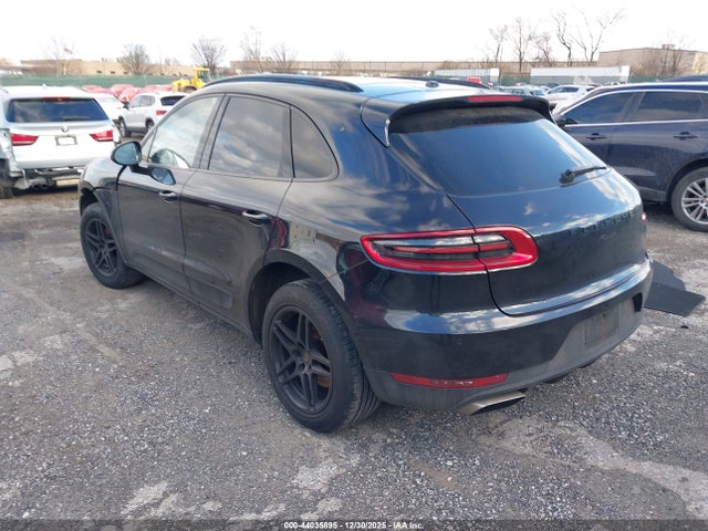2018 PORSCHE MACAN WP1AA2A53JLB11602 Photo 2