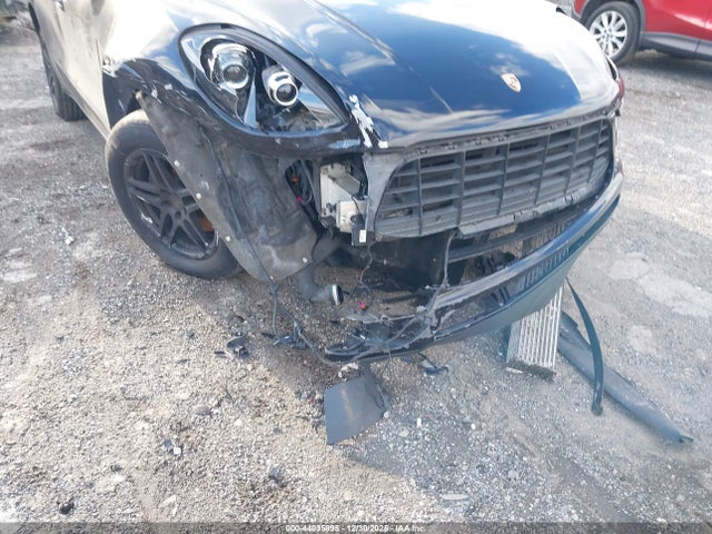 2018 PORSCHE MACAN WP1AA2A53JLB11602 Photo 5