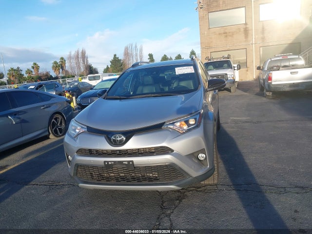 2T3NFREV7GW309807 Toyota RAV4 SE