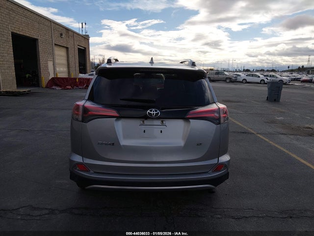 2T3NFREV7GW309807 Toyota RAV4 SE