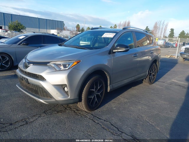 2T3NFREV7GW309807 Toyota RAV4 SE