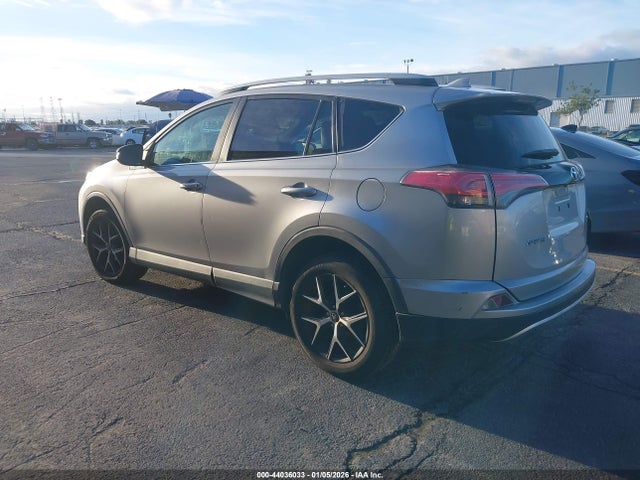 2T3NFREV7GW309807 Toyota RAV4 SE