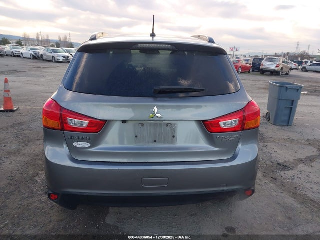 4A4AP4AU8FE033082 Mitsubishi Outlander Sport Se