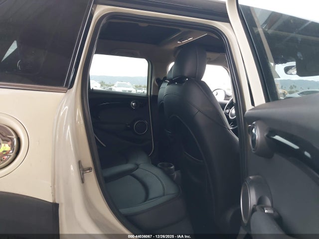 2015 MINI HARDTOP WMWXU3C54F2B65946 Photo 7