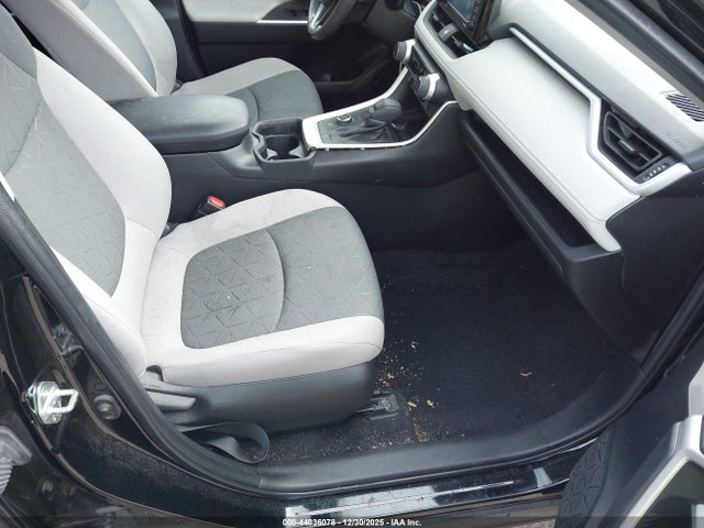 2021 TOYOTA RAV4 HYBRID 4T3RWRFV8MU046092 Photo 4